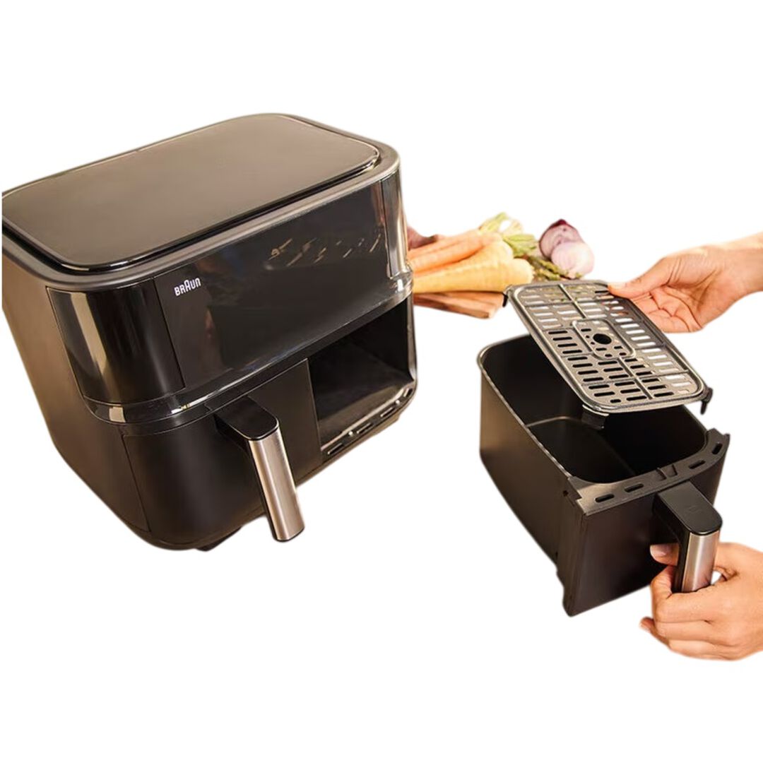 Disfruta de tu comida más completa con facilidad: la nueva Braun TwinCook 3 te permite cocinar dos platos diferentes a la vez, creando la comida más completa con un 50 % más de rapidez*. Despídete de toda preocupación por el tiempo de preparación: pulsa el botón Sync y ambos platos terminarán de cocinarse de la mano. Una forma más saludable de cocinar, con hasta un 90 % menos de grasa* sin sacrificar el sabor ni la textura gracias a la tecnología RealAir. Y los cajones aptos para lavavajillas hacen que la limpieza sea muy sencilla.
 
* Se cocinan 500 g de patatas fritas congeladas un 50 % más rápido, en comparación con un horno eléctrico tradicional de clase A.