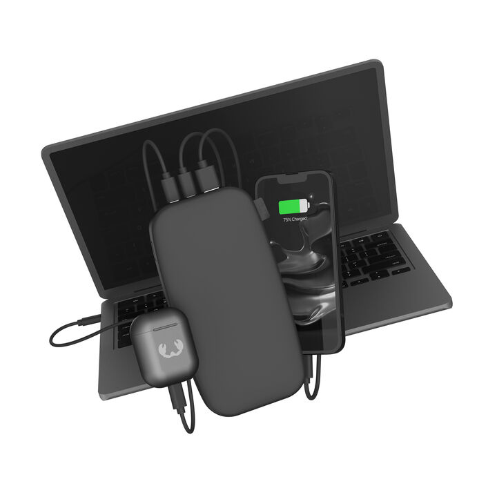 "POWERBANK 27000 MAH 

La Powerbank 27000 mAh tiene un dise&ntilde;o suave y gracias a la funci&oacute;n de carga r&aacute;pida es m&aacute;s r&aacute;pida que nunca. Con Power Delivery de 65 W, tus dispositivos, incluido tu port&aacute;til, estar&aacute;n listos para funcionar antes de que te des cuenta. La Powerbank 27000 mAh puede cargar tu tel&eacute;fono hasta 9 veces, tu tablet hasta 3 veces y tu port&aacute;til hasta 2 veces.  
	- Carga ultrarr&aacute;pida con suministro de energ&iacute;a de 65 W 
	- Carga hasta el 50% en 30 min 
	- 6 caracter&iacute;sticas de seguridad 
	- Aprobado para avi&oacute;n 
	- Carga tu tel&eacute;fono hasta 9 veces 
	- Carga tu port&aacute;til hasta 2 veces "