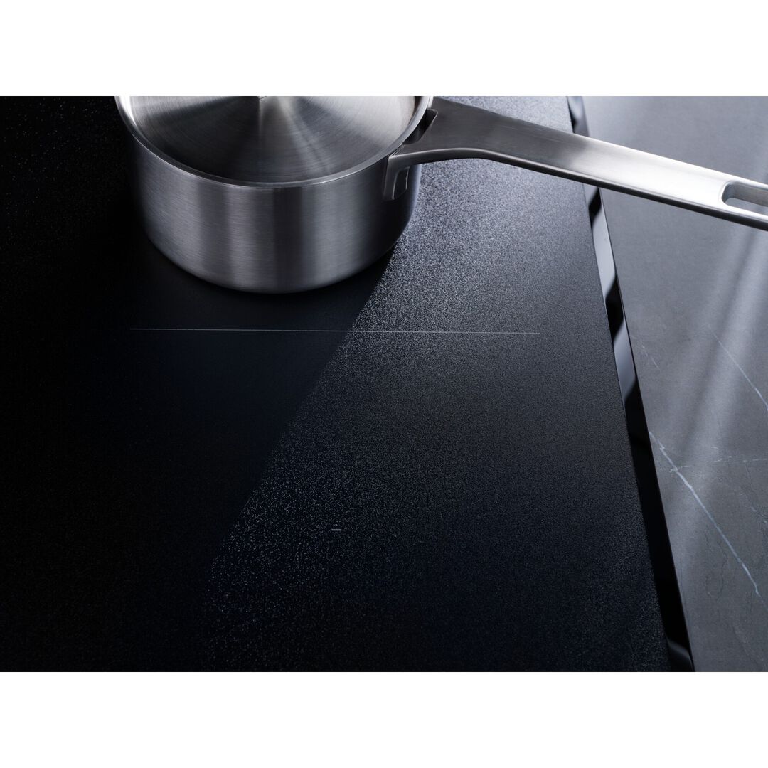 Placa de inducci&oacute;n AEG V84IIB10FB de 4 zonas y 80 cm