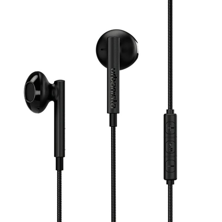 Los auriculares San Francisco 2 Midnight Black son unos auriculares con cable dise&ntilde;ados para disfrutar de un sonido claro y equilibrado en cualquier momento. Incorporan un conector USB Tipo-C compatible con smartphones, tablets y ordenadores port&aacute;tiles, un resistente cable de tela trenzada antienredos, micr&oacute;fono integrado y control remoto de tres botones para gestionar llamadas y m&uacute;sica de forma c&oacute;moda. Su dise&ntilde;o Open-Fit ofrece un ajuste ligero y confortable, ideal para el uso diario.