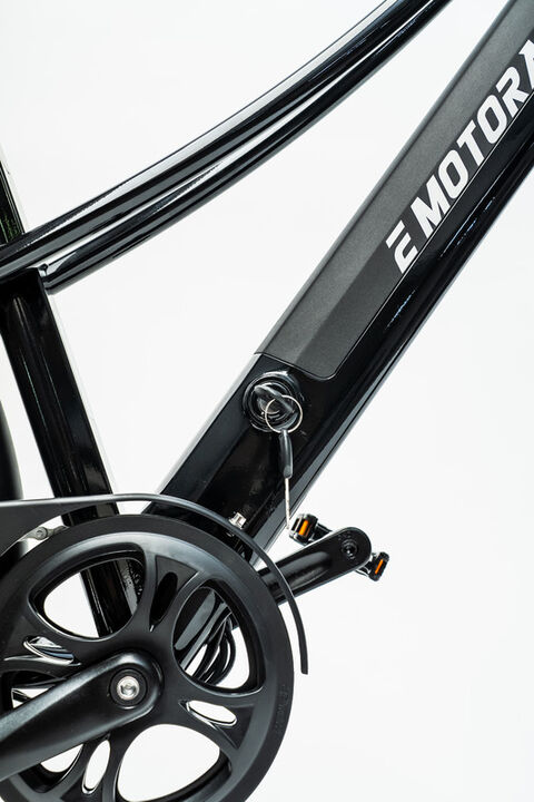 Plymouth es tu bicicleta el&eacute;ctrica de confianza que te encantar&aacute; con velocidad, agilidad y comodidad. El cuadro elegante pero pr&aacute;ctico la convierte en una bicicleta el&eacute;ctrica adecuada para los desplazamientos por la ciudad. Viaja por la ciudad en un d&iacute;a soleado o toma las carreteras costeras para dar un paseo refrescante.