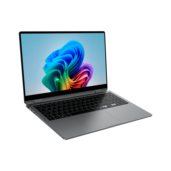 Samsung Galaxy Book5 360 Intel Core Ultra 7 256V H&iacute;brido (2-en-1) 39,6 cm (15.6") Pantalla t&aacute;ctil Full HD 16 GB LPDDR5x-SDRAM 512 GB SSD Wi-Fi 7 (802.11be) Windows 11 Pro Gris: Un potente procesador que impulsa el PC con IA de nueva generaci&oacute;n. Experimenta un nuevo nivel de rendimiento de IA transformadora con el procesador ultrarr&aacute;pido Intel&reg; Core&trade; Ultra (Serie 2), gr&aacute;ficas mejoradas y una NPU avanzada capaz de ejecutar hasta 47 TOPS. Aprovecha toda esa potencia para arrasar con grandes cargas de trabajo, renderizar modelos 3D complejos y completar f&aacute;cilmente tareas intensivas de inteligencia artificial a una velocidad incre&iacute;ble. Energ&iacute;a para todo el d&iacute;a1~5. Carga una vez y mantente productivo todo el d&iacute;a con la bater&iacute;a de larga duraci&oacute;n del Galaxy Book5 360, que proporciona hasta 31 horas de reproducci&oacute;n de v&iacute;deo. Sintonizados con Dolby Atmos, los altavoces de Galaxy Book5 360 llenan tu espacio con un sonido rico y envolvente. Galaxy Book5 360 est&aacute; equipado con una amplia gama de puertos. Conecta dispositivos esenciales a tu estaci&oacute;n de trabajo con facilidad usando los dos puertos Thunderbolt 4 integrados, HDMI, USB-A, ranura para tarjetas microSD y auriculares/micr&oacute;fono. Con&eacute;ctate, y qu&eacute;date conectado: Wi-Fi 7 es hasta 4,8 veces m&aacute;s r&aacute;pido que Wi-Fi 6, lo que te permite conectarte de forma fiable a una velocidad de v&eacute;rtigo. Ent&eacute;rate de todo en las videoconferencias con Live Captions. La IA detecta autom&aacute;ticamente el habla en reuniones y secuencias de v&iacute;deo y la convierte en subt&iacute;tulos en ingl&eacute;s en tiempo real, lo que te ayuda a mantenerte informado. Desde presentaciones detalladas hasta contenidos vibrantes, todo se ve de maravilla en la pantalla Super AMOLED de 15,6".  Compartir fotos y archivos pesados entre dispositivos Samsung Galaxy es f&aacute;cil con Quick Share. Conecta dispositivos con emparejamiento inal&aacute;mbrico para transferencias instant&aacute;neas, incluso si se trata de algo sensible: el uso compartido privado cifra tus datos con la tecnolog&iacute;a blockchain. Con Multi Control, podr&aacute;s realizar varias tareas a la vez en los dispositivos Samsung utilizando el teclado de tu PC con un rat&oacute;n. Navega por los men&uacute;s, accede a archivos y datos, copia y pega contenido f&aacute;cilmente entre tu port&aacute;til y tu smartphone, Galaxy Tab, Samsung TV o monitor Smart. Accede a tu mundo m&oacute;vil desde el PC