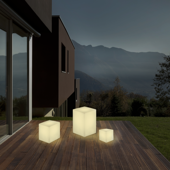 L&aacute;mpara cubo Cuby 40 Solar & Bater&iacute;a Luz RGBWW