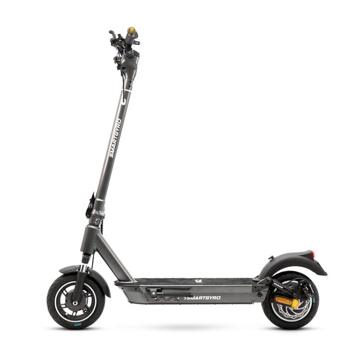 Patinete eléctrico certificado para adultos con una potencia máxima de 800W 48V, batería de litio de 13.000 mAh con el que podrás tener hasta 50 km con una sola carga.