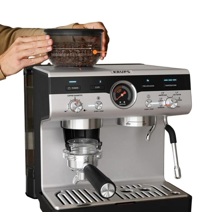 Una cafetera espresso con molinillo integrado para disfrutar de un café recién molido, con 30 ajustes de precisión por tipo de grano, para un resultado totalmente a tu gusto