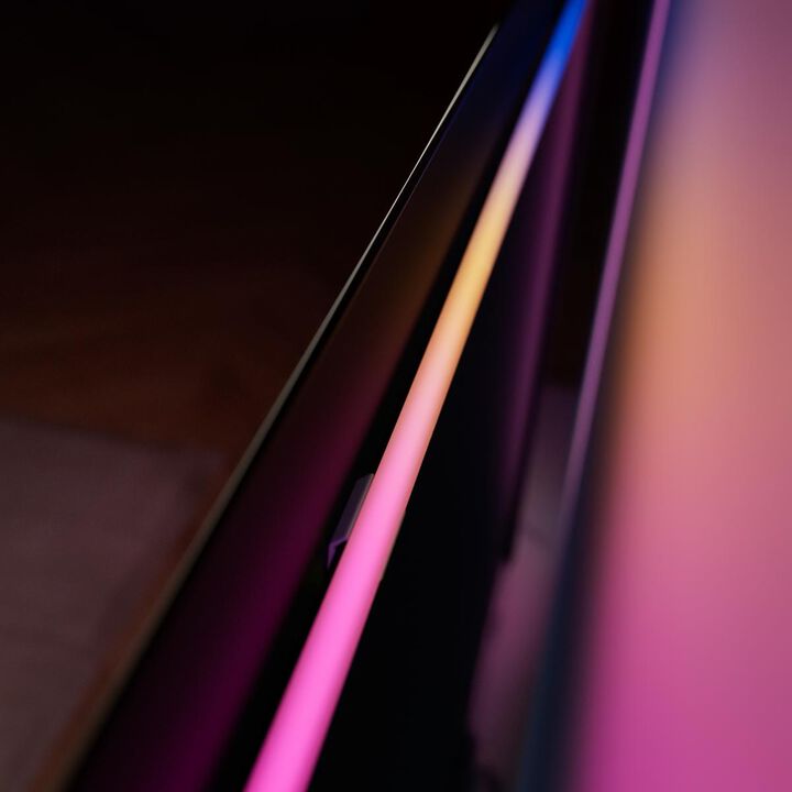 Tira Led Gradient Pro TV hasta 100'', RGBWWIC