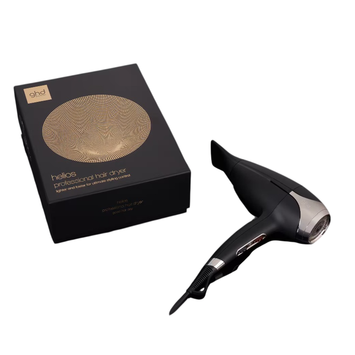 Revoluciona tu rutina diaria de peinado con el secador profesional ghd helios blanco. Consigue m&aacute;s brillo a la vez que reduces dr&aacute;sticamente el tiempo de secado.