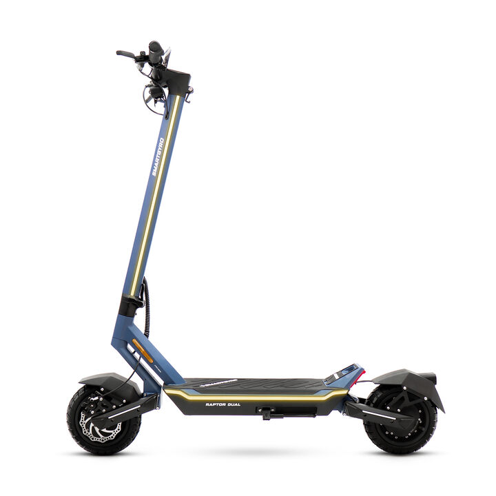 Patinete el&eacute;ctrico certificado con una potencia m&aacute;xima de 2800W doble motor 48V, bater&iacute;a de litio de 16.000 mAh con hasta 60 km de autonom&iacute;a, ruedas de 10" neum&aacute;ticas tubeless, frenos hidr&aacute;ulicos, suspensi&oacute;n delantera y trasera por elast&oacute;meros, triple frenada, intermitentes y APP compatible