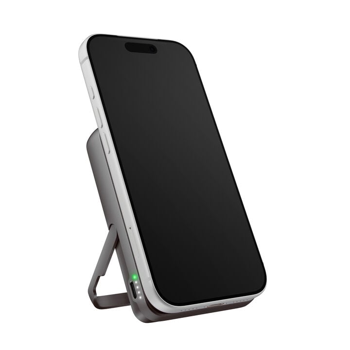 La Fresh n Rebel Magnetic Wireless Powerbank de 10.000 mAh es una bater&iacute;a externa compacta y ligera con carga inal&aacute;mbrica magn&eacute;tica de hasta 15W. Compatible con MagSafe y Qi2, permite cargar el m&oacute;vil sin cables y ofrece carga r&aacute;pida por USB-C de hasta 20W, ideal para llevar energ&iacute;a extra a cualquier parte.