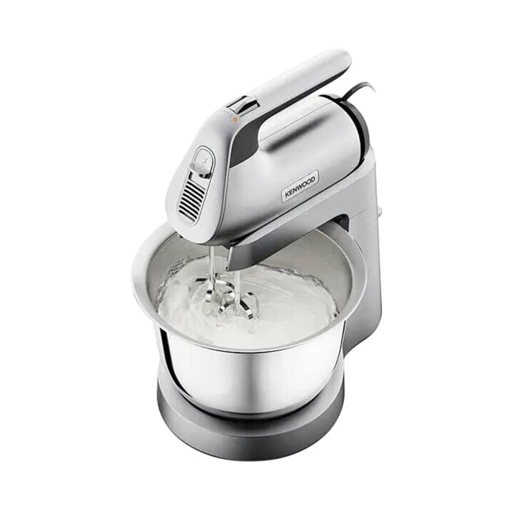 La batidora  amasadora de Kenwood ha sido redise&ntilde;ada con un estilo m&aacute;s elegante y nuevas funciones. Es ideal para cocinas peque&ntilde;as y para quienes disfrutan de la reposter&iacute;a, ofreciendo la comodidad de un bol combinado sin necesidad de una batidora grande.