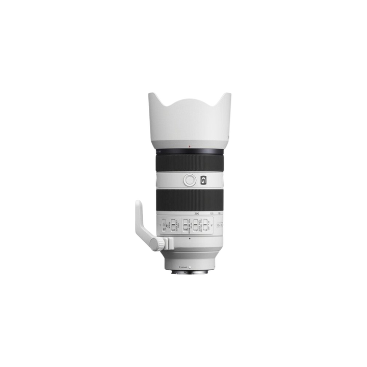 <p>Con nueve años de fabricación, Sony ha reestructurado su clásico teleobjetivo zoom con el FE 70-200mm f/4 Macro G OSS II, introduciendo mejoras de rendimiento en enfoque automático, estabilización, ampliación y nitidez, al tiempo que reduce tanto su longitud como su tamaño. Siendo un incondicional portátil y cotidiano para eventos, deportes y retratos, esta última iteración amplía sus capacidades en aplicaciones de video y macro.</p> <p>Con nueve años de fabricación, Sony ha reestructurado su clásico teleobjetivo zoom con el FE 70-200mm f/4 Macro G OSS II, introduciendo mejoras de rendimiento en enfoque automático, estabilización, ampliación y nitidez, al tiempo que reduce tanto su longitud como su tamaño. Siendo un incondicional portátil y cotidiano para eventos, deportes y retratos, esta última iteración amplía sus capacidades en aplicaciones de video y macro.</p>
