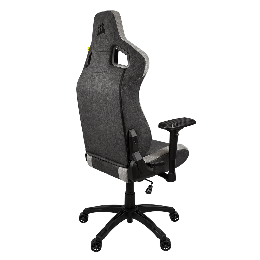 La silla de juegos CORSAIR T3 RUSH combina un diseño inspirado en las carreras y una comodidad contorneada con un exterior de tela suave y transpirable, una almohada cervical acolchada y un soporte lumbar de espuma viscoelástica.