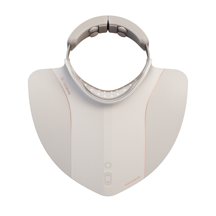 Dispositivo de fototerapia LED para el cuidado de la piel del cuello, escote y mand&iacute;bula. Utiliza luz roja e infrarroja, adem&aacute;s de incorporar masaje por vibraci&oacute;n y calor en el cuello.