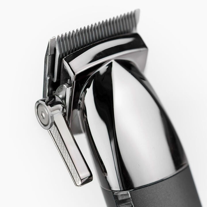1 Corta Pelos In&aacute;lambrico y 1 naricero con sus correspondientes cabezales y accesorios de la marca BaByliss
