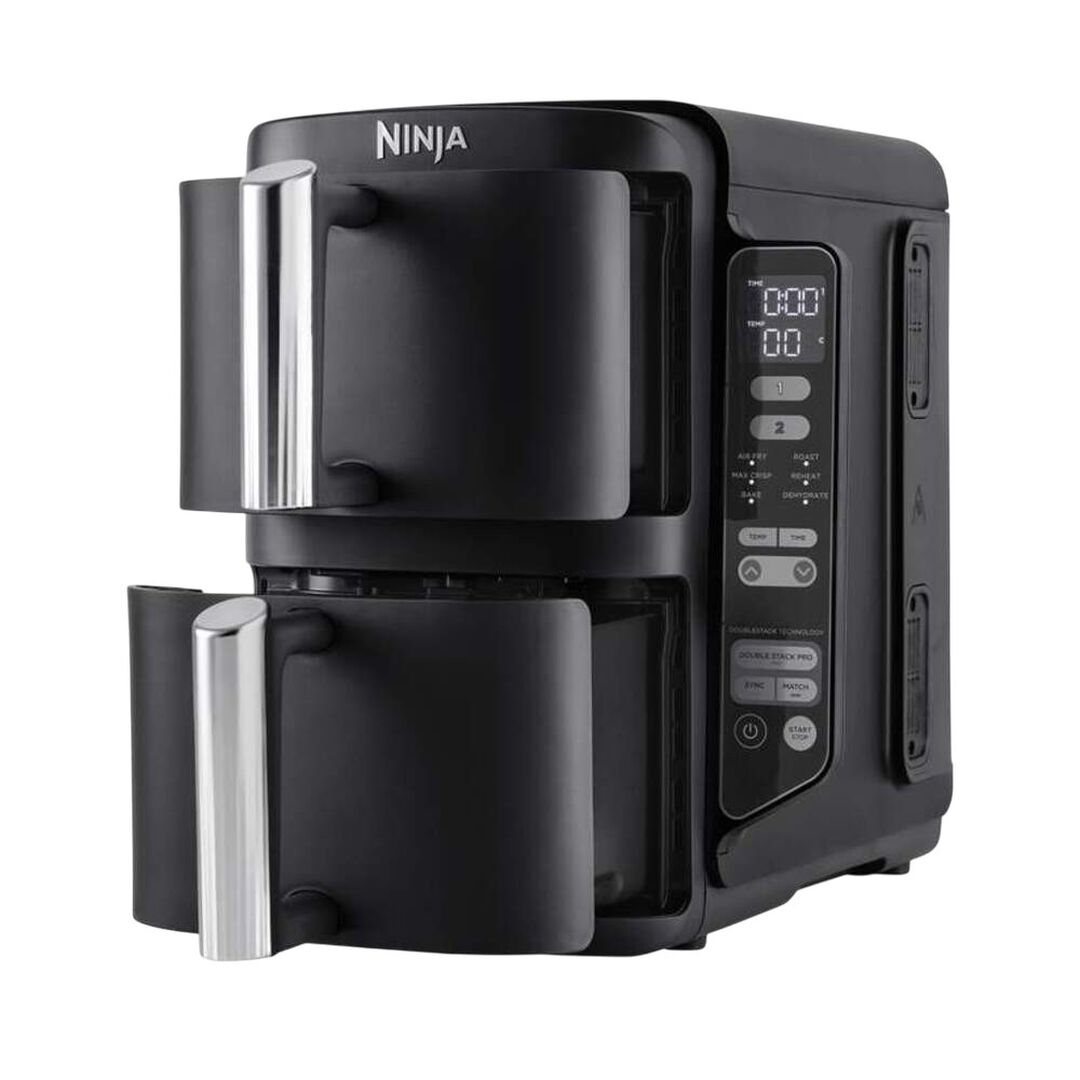 La freidora de aire NINJA SL300EU Double Stack XL impresiona por su innovador diseño vertical con dos cajones dispuestos uno encima del otro. Este concepto de ahorro de espacio le permite preparar diferentes platos al mismo tiempo sin ocupar mucho espacio.