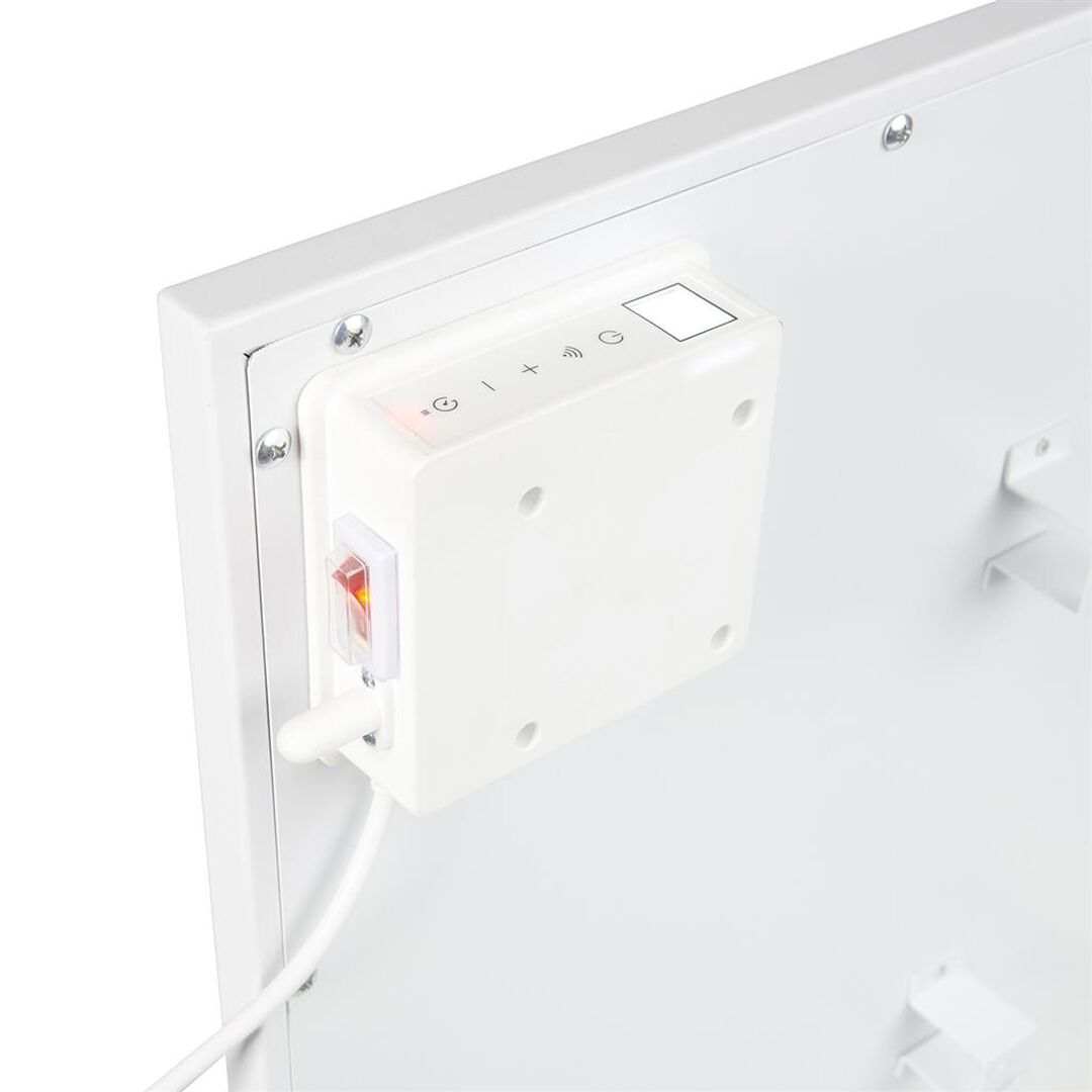 El Calefactor de Panel Infrarrojo Inteligente 540EL Princess 348254 es la combinación perfecta de estilo y funcionalidad. Este calefactor no solo ofrece calefacción sostenible, rápida y eficiente, sino que también está repleto de características avanzadas. Con su diseño elegante, se integra perfectamente en cualquier habitación, añadiendo un toque de elegancia. Gracias a su tecnología infrarroja avanzada, proporciona una distribución de calor cómoda y uniforme sin resecar el aire ni generar ruido.