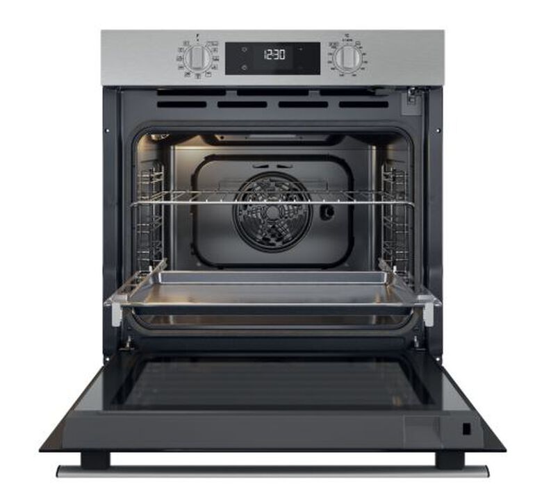 Horno multifunci&oacute;n integrable Whirlpool OMR58RR1X de 71 litros, acabado en acero inoxidable, con limpieza pirol&iacute;tica + hidrol&iacute;tica, clasificaci&oacute;n energ&eacute;tica A+, tecnolog&iacute;a Cook3 para cocinar hasta tres platos simult&aacute;neamente sin mezclar olores, ra&iacute;les telesc&oacute;picos y funciones avanzadas de cocci&oacute;n. Ofrece una cocci&oacute;n uniforme gracias al sistema de aire forzado y un mantenimiento sencillo mediante sus sistemas de limpieza autom&aacute;tica.