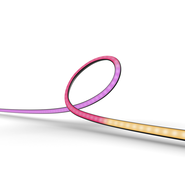 Haz que tus sesiones de gaming y streaming cobren vida con este pack de Philips Hue, dise&ntilde;ado para una inmersi&oacute;n total en tu PC.

El pack incluye una tira de luces Philips Hue Play Gradient para monitores de 32 a 34 pulgadas y el Philips Hue Bridge. Esta tira de luz inteligente es capaz de proyectar m&uacute;ltiples colores a la vez, creando un efecto de luz de fondo degradado que se sincroniza con el contenido de tu pantalla. As&iacute;, las luces de la pared cambiar&aacute;n de color y brillo en tiempo real con lo que ves, ya sea un videojuego, una pel&iacute;cula o un stream.

El Hue Bridge es el cerebro que conecta todo el sistema. Con &eacute;l, podr&aacute;s controlar las luces de tu PC, configurar la sincronizaci&oacute;n y automatizar tu iluminaci&oacute;n, todo desde la aplicaci&oacute;n de Philips Hue. Es el d&uacute;o ideal para una experiencia gaming y multimedia inigualable.