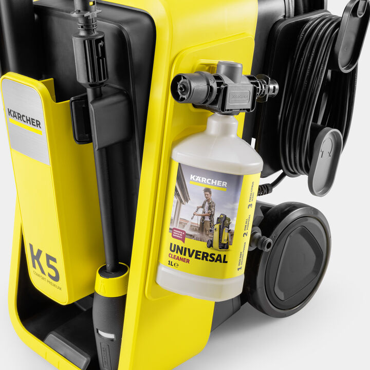 La hidrolimpiadora K 5 Comfort Premium elimina suciedad de intensidad media en el hogar y en el coche. 

Equipada con un robusto motor refrigerado por agua, ofrece un alto rendimiento de limpieza. 

La pistola G 180 Q COMFORT!Hold reduce notablemente la presi&oacute;n de sujeci&oacute;n y garantiza una limpieza sin esfuerzo.