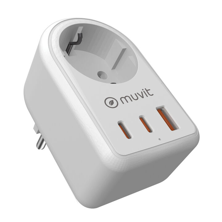 Carga tus dispositivos de forma responsable con el enchufe muvit for change. Fabricado con pl&aacute;stico certificado y con certificaci&oacute;n GRS, este enchufe te permite conectar 3 dispositivos m&aacute;s simult&aacute;neamente (2 USB-C y 1 USB-A) sin perder ninguna toma de corriente. &iexcl;Potencia, comodidad y sostenibilidad en uno!