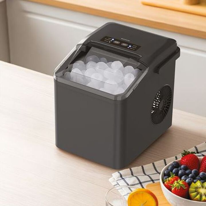 Olv&iacute;date de quedarte sin hielo en tus celebraciones. 
En tan solo 6 minutos tendr&aacute;s tus cubitos listos con funcionamiento ultrasilencioso. La mejor soluci&oacute;n para que siga la fiesta.
