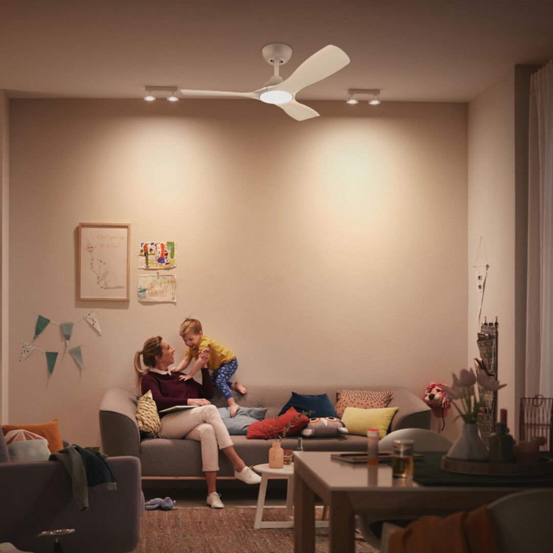 Ventilador de techo modelo Olas 42″ Negro / Madera 2025.

La lámpara ventilador de techo Philips LED combina luz blanca regulable personalizable con la comodidad de un ventilador de techo de aspas anchas para un flujo de aire abundante. Crea fácilmente el ambiente perfecto en cualquier espacio con los ajustes de luz SceneSwitch y el mando a distancia

Adecuado para habitaciones hasta 18 m².