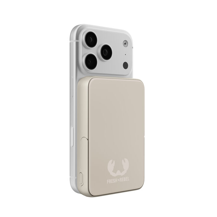 La Fresh n Rebel Magnetic Wireless Powerbank de 10.000 mAh es una bater&iacute;a externa compacta y ligera con carga inal&aacute;mbrica magn&eacute;tica de hasta 15W. Compatible con MagSafe y Qi2, permite cargar el m&oacute;vil sin cables y ofrece carga r&aacute;pida por USB-C de hasta 20W, ideal para llevar energ&iacute;a extra a cualquier parte.