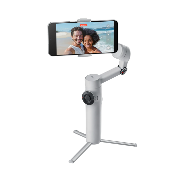 El Insta360 Flow 2 es un estabilizador de card&aacute;n (gimbal) profesional de 3 ejes dise&ntilde;ado para transformar tu smartphone en una c&aacute;mara de video estable y con seguimiento inteligente. Destaca por su dise&ntilde;o plegable, su r&aacute;pido despliegue y el avanzado seguimiento asistido por IA (Deep Track 4.0).