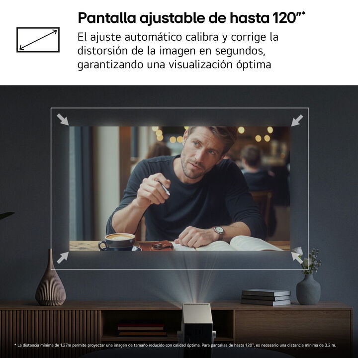 Proyector LG CineBeam Q PU600U, 4K UHD, hasta 120 pulgadas, l&aacute;ser RGB de 600 l&uacute;menes, Smart TV webOS24 y dise&ntilde;o port&aacute;til de 1,49 kg.