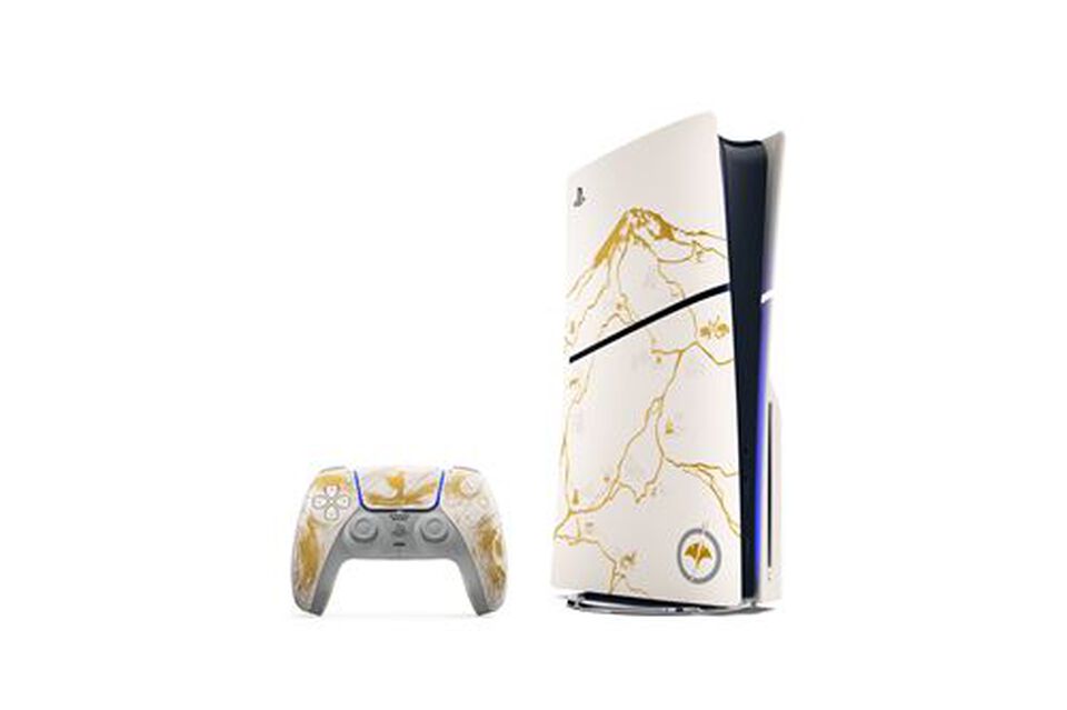 La consola PS5 Pack de edición limitada Ghost of Yotei incluye:
• Consola PS5 de edición limitada1
• Mando inalámbrico DualSense de edición limitada
• Cupón de Ghost of Yotei (juego completo) (incluye el contenido digital de reserva)
• SSD de 1 TB
• Unidad de disco3 (acoplada a la consola)
• 2 pies de soporte horizontal
• Cable HDMI
• Cable de alimentación AC
• Cable USB, Documentación impresa, ASTRO’s PLAYROOM (juego preinstalado)