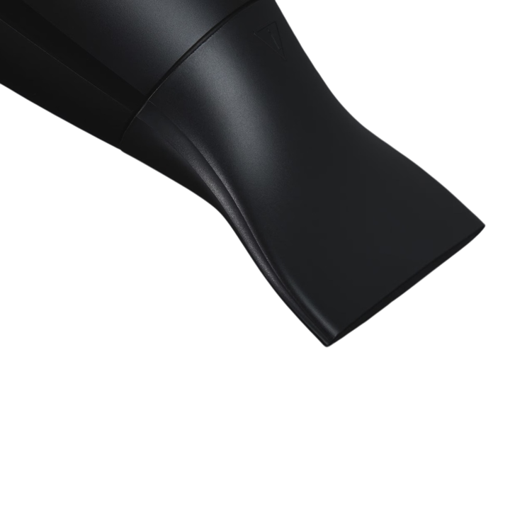 Revoluciona tu rutina diaria de peinado con el secador profesional ghd helios blanco. Consigue m&aacute;s brillo a la vez que reduces dr&aacute;sticamente el tiempo de secado.