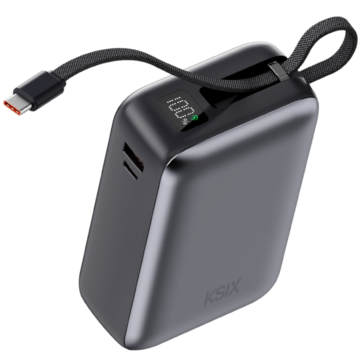 La power bank KSIX de 30.000 mAh es la solución definitiva para quienes necesitan una carga rápida y fiable en todo momento. Con una potencia de salida de hasta 65W y compatibilidad con la tecnología de carga rápida Power Delivery 3.0, es capaz de cargar dispositivos de alto rendimiento, incluidos portátiles, smartphones, tablets y más. Su diseño incorpora un cable USB-C integrado, eliminando la necesidad de cables adicionales para una carga más cómoda. La power bank KSIX de 30.000 mAh es la solución definitiva para quienes necesitan una carga rápida y fiable en todo momento. Con una potencia de salida de hasta 65W y compatibilidad con la tecnología de carga rápida Power Delivery 3.0, es capaz de cargar dispositivos de alto rendimiento, incluidos portátiles, smartphones, tablets y más. Su diseño incorpora un cable USB-C integrado, eliminando la necesidad de cables adicionales para una carga más cómoda.
