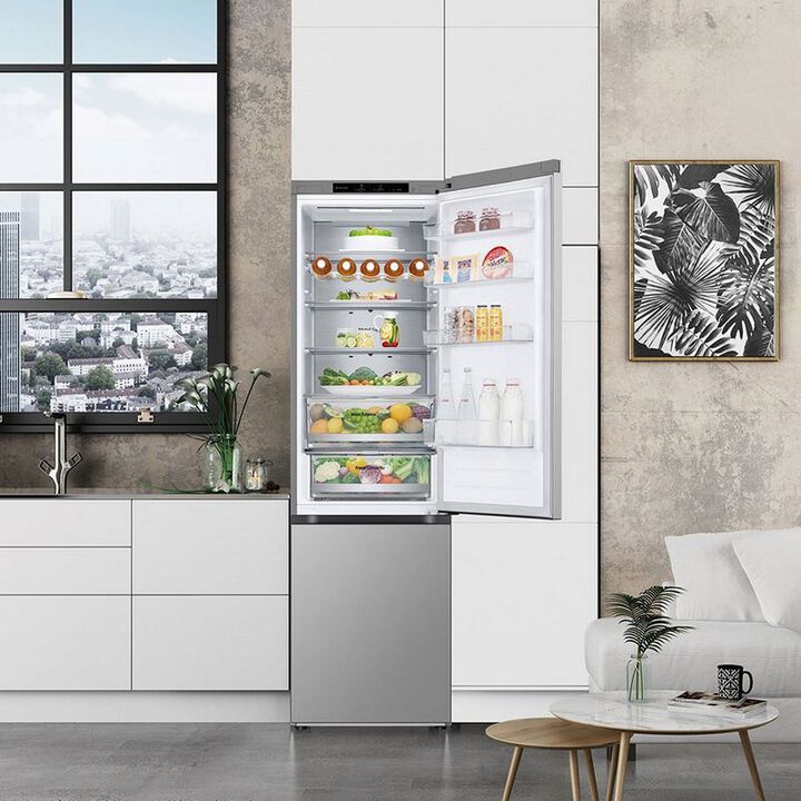 Puerta plana que completa el dise&ntilde;o minimalista y Premium de este frigor&iacute;fico LG GBV5240DPY. Quedar&aacute; perfectamente integrado y alineado con tu cocina.