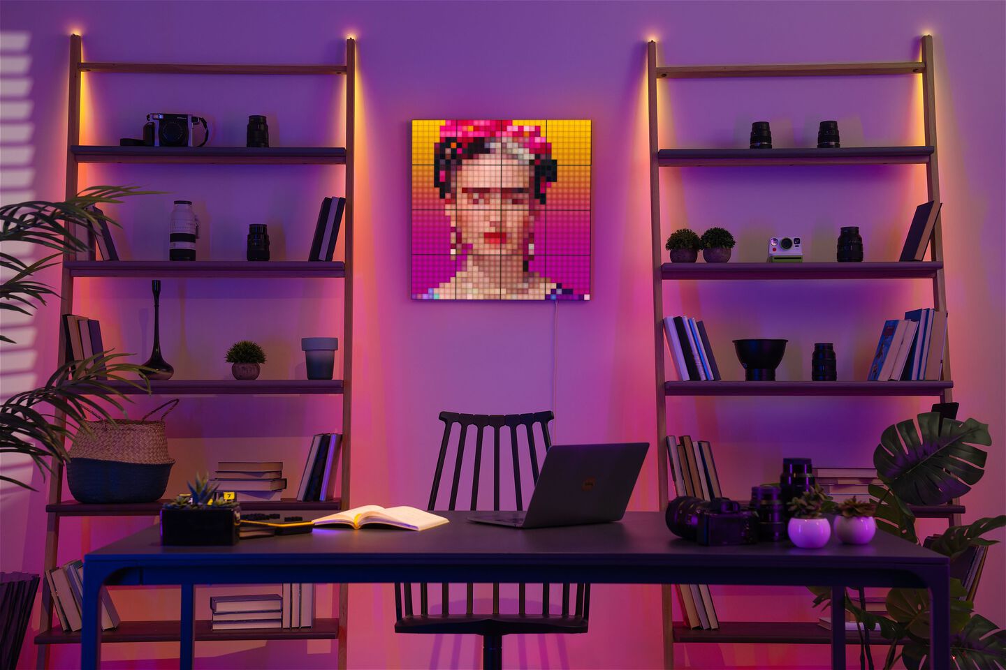 Los paneles LED Squares son la m&aacute;xima expresi&oacute;n en decoraci&oacute;n de paredes personalizable, a&ntilde;adiendo un elemento interactivo a tu dise&ntilde;o interior y a tu setup de gaming.&nbsp;Los paneles modulares reproducen contenido infinito controlado por app, desde arte animado pixel-perfect, GIFs y efectos personalizables en m&aacute;s de 16 millones de colores. Squares se integran perfectamente con el gaming y se conectan virtualmente con cualquier otra luz Twinkly para displays sincronizados. Solo para uso en interiores.