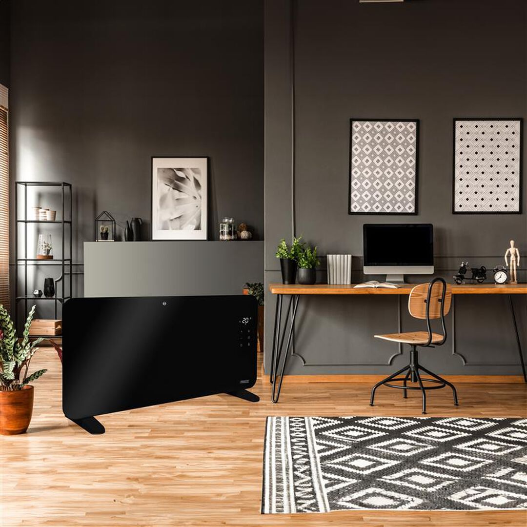 El Princess 348421 es un elegante calefactor de panel de vidrio diseñado para calentar cualquier estancia de forma rápida y eficiente. Gracias a la conectividad Wi-Fi (2,4 GHz) y a su aplicación dedicada, podrás controlarlo fácilmente desde cualquier lugar.