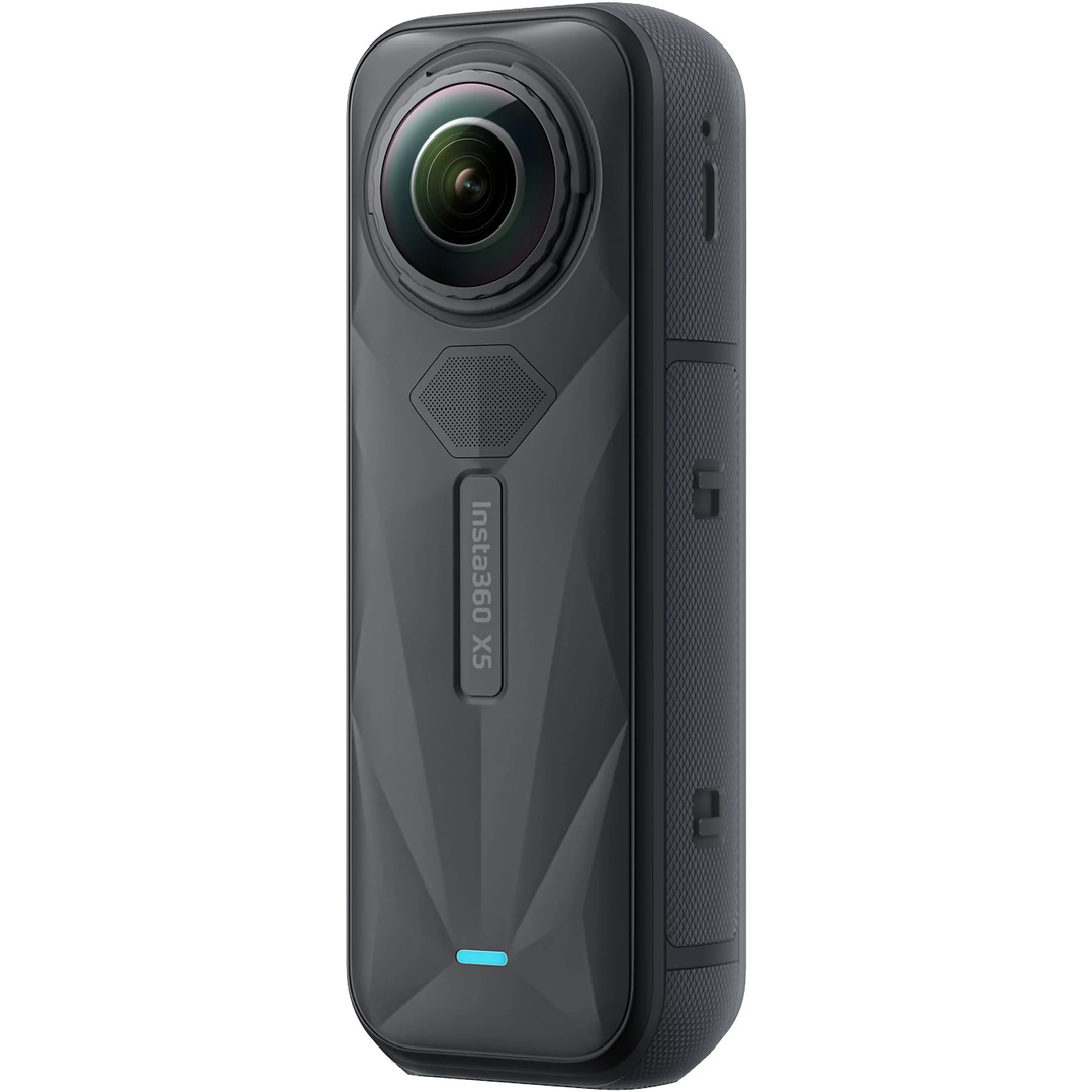 La Insta360 X5 es la cámara 360° insignia de Insta360, diseñada para capturar contenido inmersivo con una calidad de imagen excepcional, rendimiento mejorado con poca luz y una mayor durabilidad.