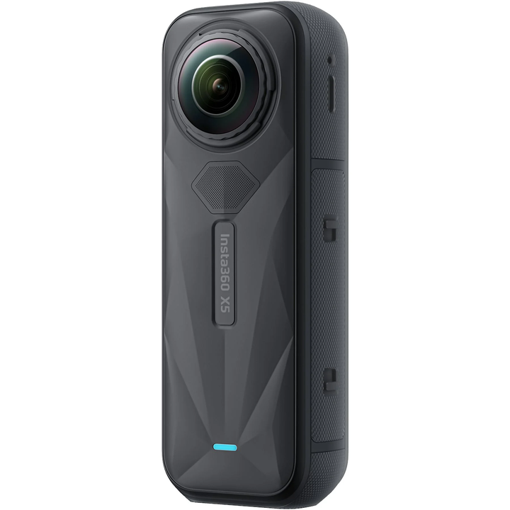 La Insta360 X5 es la cámara 360° insignia de Insta360, diseñada para capturar contenido inmersivo con una calidad de imagen excepcional, rendimiento mejorado con poca luz y una mayor durabilidad.