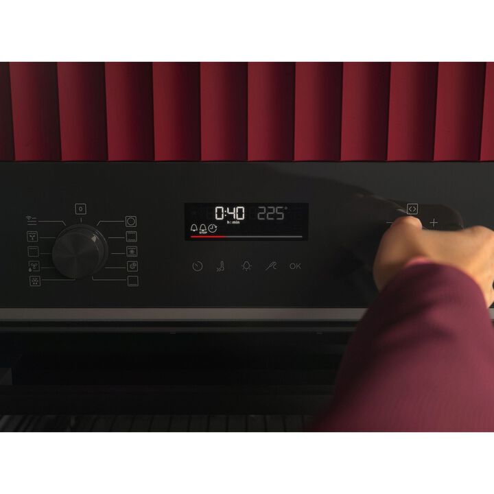 Horno pirol&iacute;tico de vapor Serie 6000 SenseCook con SteamCrisp y Display LED Explore con WiFi, de 72 litros, 9 funciones + 45 programas autom&aacute;ticos, sonda t&eacute;rmica
