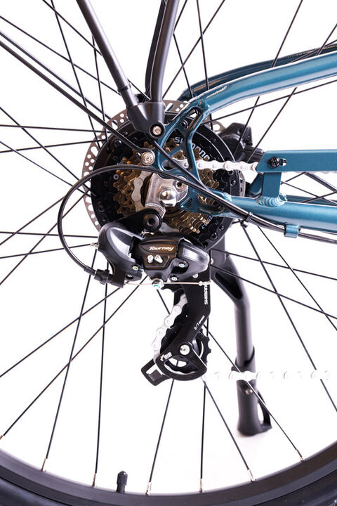 Plymouth es tu bicicleta el&eacute;ctrica de confianza que te encantar&aacute; con velocidad, agilidad y comodidad. El cuadro elegante pero pr&aacute;ctico la convierte en una bicicleta el&eacute;ctrica adecuada para los desplazamientos por la ciudad. Viaja por la ciudad en un d&iacute;a soleado o toma las carreteras costeras para dar un paseo refrescante.