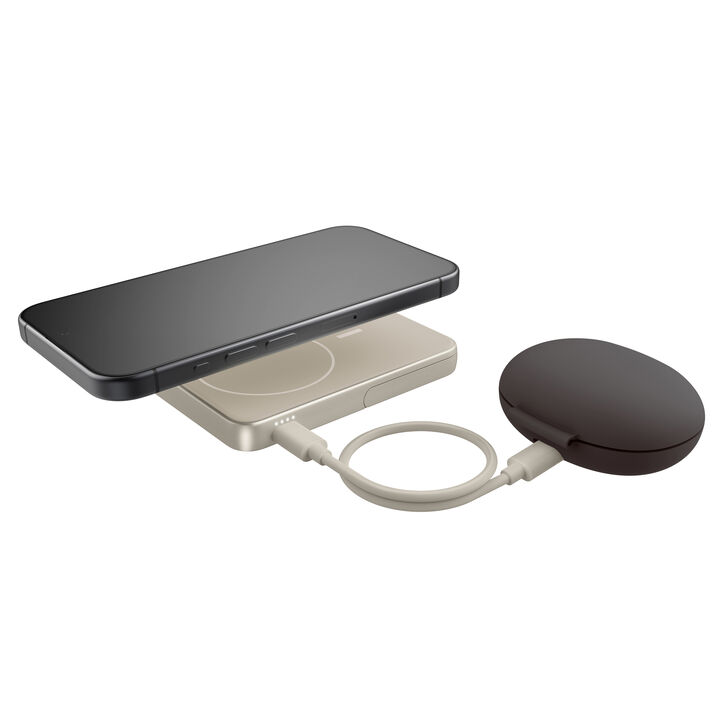 Carga tu iPhone de forma inal&aacute;mbrica y sin esfuerzo con la Powerbank Magn&eacute;tica. Su dise&ntilde;o ultrafino se adhiere magn&eacute;ticamente a tu iPhone (compatible con MagSafe), ofreciendo una carga segura y un soporte integrado para una visualizaci&oacute;n c&oacute;moda. &iexcl;Perfecta para llevar a cualquier lugar e incluso apta para volar!