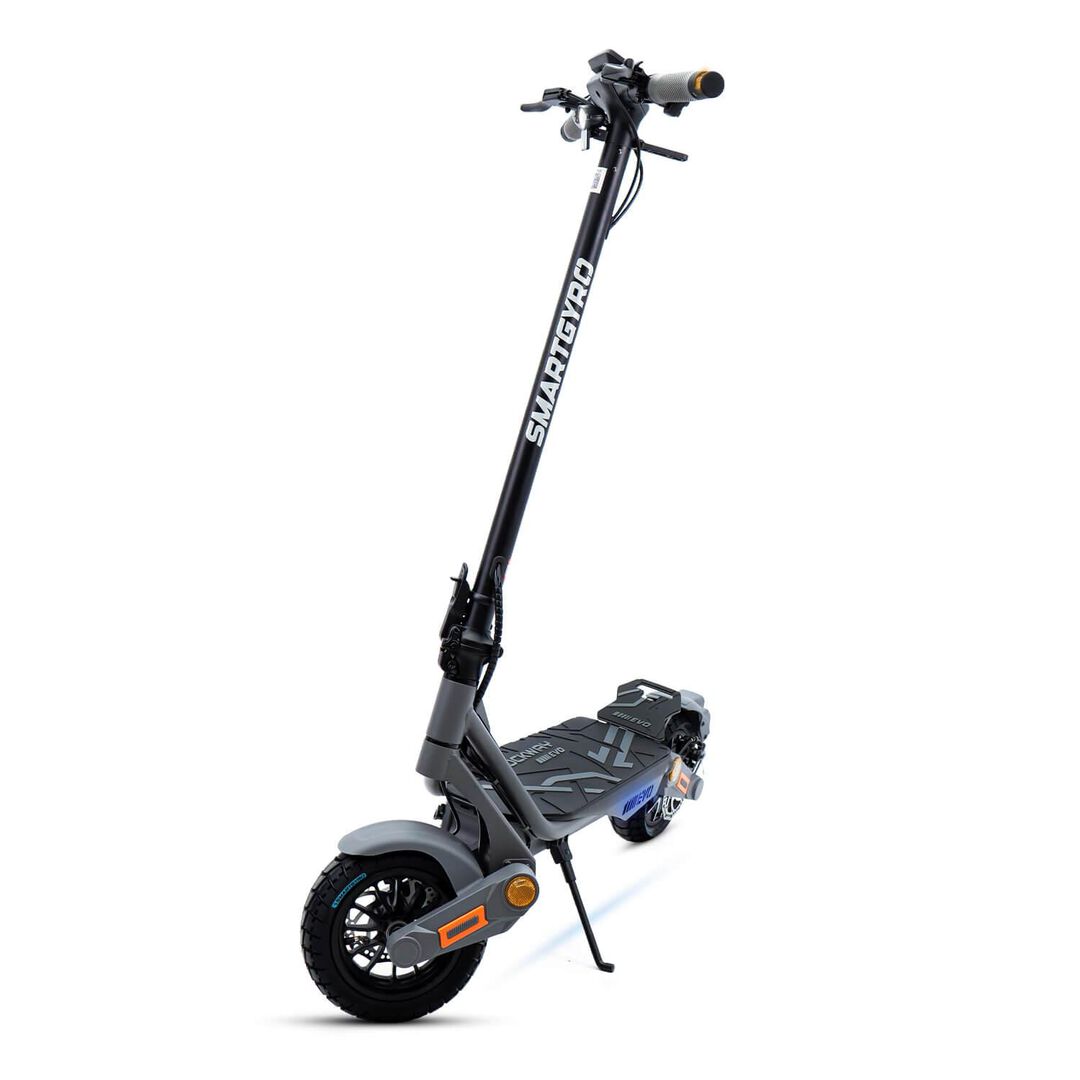Patinete eléctrico certificado con una potencia máxima de 800W 48V, batería de litio de 13.000 mAh con hasta 50 km de autonomía, ruedas de 10" Tubeless, Smart Core, NFC