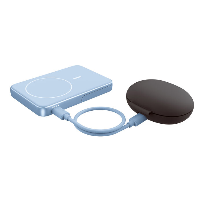 Magnetic Wireless Powerbank
Bater&iacute;a recargable Wireless MagSafe
Hazlo a tu manera con la ultrafina Magnetic Wireless Powerbank, imprescindible para la carga inal&aacute;mbrica en cualquier lugar. Los potentes imanes garantizan una conexi&oacute;n segura con tu iPhone y el soporte desplegable ofrece un &aacute;ngulo de visi&oacute;n c&oacute;modo.
 Compatible con iPhone MagSafe (iPhone 12 en adelante)
 Soporte para iPhone incorporado
 Aprobado para avi&oacute;n