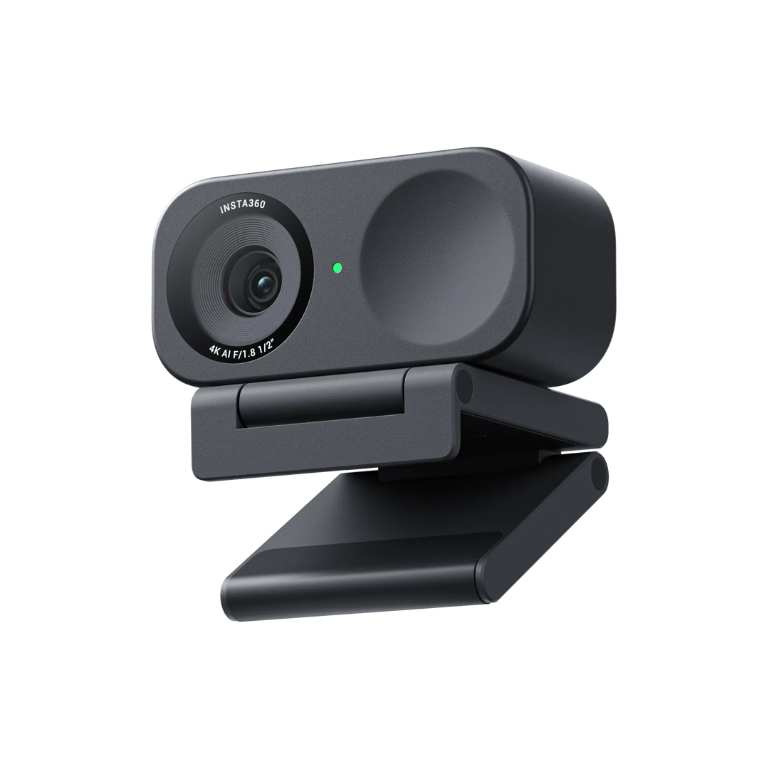 La Insta360 Link 2C es la versión "Compacta" o "Clásica" de la Link 2, y aunque comparte muchas de sus capacidades de imagen y software, tiene diferencias clave en su hardware, especialmente en el movimiento y el seguimiento.