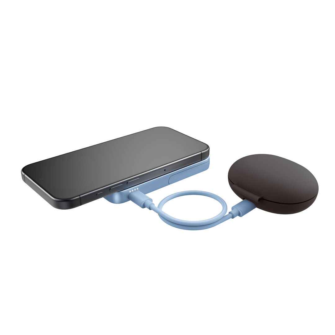 Magnetic Wireless Powerbank
Bater&iacute;a recargable Wireless MagSafe
Hazlo a tu manera con la ultrafina Magnetic Wireless Powerbank, imprescindible para la carga inal&aacute;mbrica en cualquier lugar. Los potentes imanes garantizan una conexi&oacute;n segura con tu iPhone y el soporte desplegable ofrece un &aacute;ngulo de visi&oacute;n c&oacute;modo.
 Compatible con iPhone MagSafe (iPhone 12 en adelante)
 Soporte para iPhone incorporado
 Aprobado para avi&oacute;n