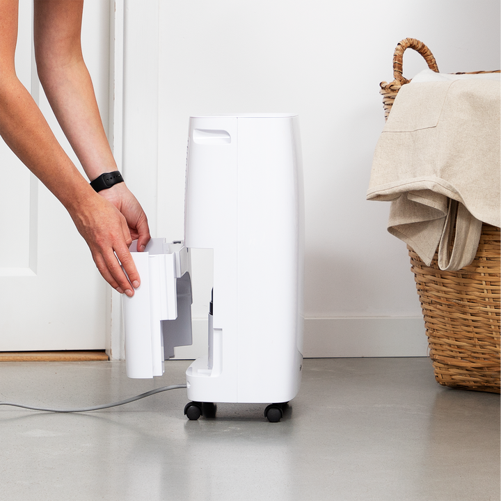 &iquest;Cansado del aire h&uacute;medo o con olor a moho en casa? El deshumidificador Tristar DH-5419 resuelve ambos problemas de forma f&aacute;cil. Tiene la capacidad de recoger hasta 10 litros al d&iacute;a, por lo que podr&aacute;s usar el deshumidificador en habitaciones de hasta 20 m2. Cuenta con humidistato y ruedas, as&iacute; que resulta f&aacute;cil de mover.