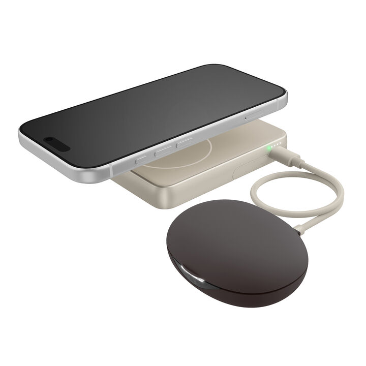 La Fresh n Rebel Magnetic Wireless Powerbank de 10.000 mAh es una bater&iacute;a externa compacta y ligera con carga inal&aacute;mbrica magn&eacute;tica de hasta 15W. Compatible con MagSafe y Qi2, permite cargar el m&oacute;vil sin cables y ofrece carga r&aacute;pida por USB-C de hasta 20W, ideal para llevar energ&iacute;a extra a cualquier parte.