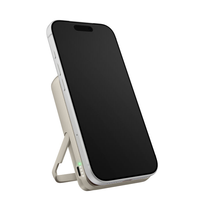 La Fresh n Rebel Magnetic Wireless Powerbank de 10.000 mAh es una bater&iacute;a externa compacta y ligera con carga inal&aacute;mbrica magn&eacute;tica de hasta 15W. Compatible con MagSafe y Qi2, permite cargar el m&oacute;vil sin cables y ofrece carga r&aacute;pida por USB-C de hasta 20W, ideal para llevar energ&iacute;a extra a cualquier parte.