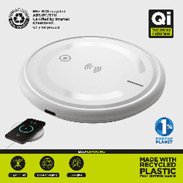 Como parte de la gama de carga ecol&oacute;gica de muvit for change, te presentamos la nueva base cargadora inal&aacute;mbrica Qi. Esta base de carga r&aacute;pida con chip adaptativo 7.5W-10W-15W, permite cargar tu dispositivo sin cables gracias a la tecnolog&iacute;a de inducci&oacute;n magn&eacute;tica, conectando la base a la red el&eacute;ctrica.&nbsp; A parte de la funcionalidad y practicidad, hemos cuidado los detalles de dise&ntilde;o y sostenibilidad del producto, dando como resultado una base fabricada en pl&aacute;stico reciclado de origen certificado.
