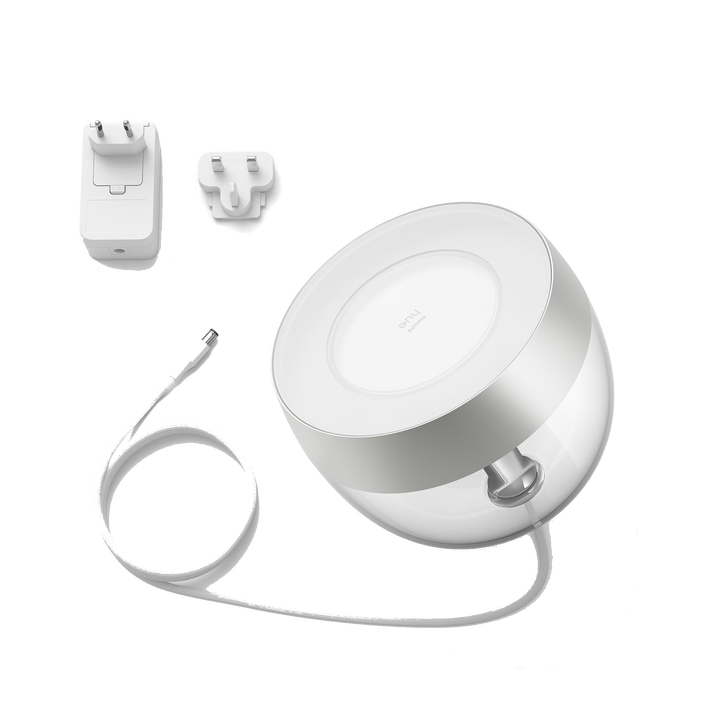 <p>L&aacute;mpara de Sobremesa HUE Iris.</p>
<p>LED integrado RGB.</p>
<p>Bombilla incluida.</p>
<p>Bridge NO incluido.</p>
<p>Define el ambiente que quieras en cualquier habitaci&oacute;n de tu hogar con la elegante l&aacute;mpara Philips Hue Iris en color blanco. La l&aacute;mpara Iris, con una luz que inunda la pared con color y ofrece una suave retroiluminaci&oacute;n, aporta un efecto sofisticado y &uacute;nico. A&ntilde;ade un Philips Hue Bridge para disfrutar de toda una variedad de funciones de iluminaci&oacute;n inteligente.</p>
<ul style="list-style-type: circle;">
<li><strong>Bombillas Compatibles:&nbsp;</strong>LED Integrado.</li>
<li><strong>Casquillo:&nbsp;</strong>Integrado</li>
<li><strong>Bombilla incluida:&nbsp;</strong>SI</li>
<li><strong>N&ordm; Bombillas:</strong>&nbsp;1 x 10w</li>
<li><strong>Regulable:</strong>&nbsp;SI</li>
<li><strong>Cambio de Color (PowerLED):</strong>&nbsp;SI</li>
<li><strong>Bridge incluido:</strong>&nbsp;NO</li>
<li><strong>Di&aacute;metro (mm):&nbsp;</strong>222</li>
<li><strong>Altura (mm):&nbsp;</strong>165</li>
<li><strong>Ancho (mm):</strong>&nbsp;150</li>
<li><strong>Material:&nbsp;</strong>Sint&eacute;tico</li>
<li><strong>Color:</strong>&nbsp;Claro</li>
<li><strong>Protecci&oacute;n IP:</strong>&nbsp;IP20</li>
<li><strong>Disponible en otros colores:</strong>&nbsp;NO</li>
</ul>