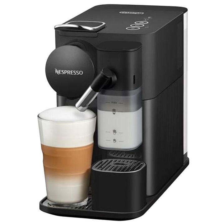 Cafetera de c&aacute;psulas Nespresso De&rsquo;Longhi Lattissima One con 5 recetas con leche de un solo bot&oacute;n. Tiene dep&oacute;sito de agua de 1 L, recipiente de leche compacto apto para lavavajillas, bandeja plegable y apagado autom&aacute;tico.